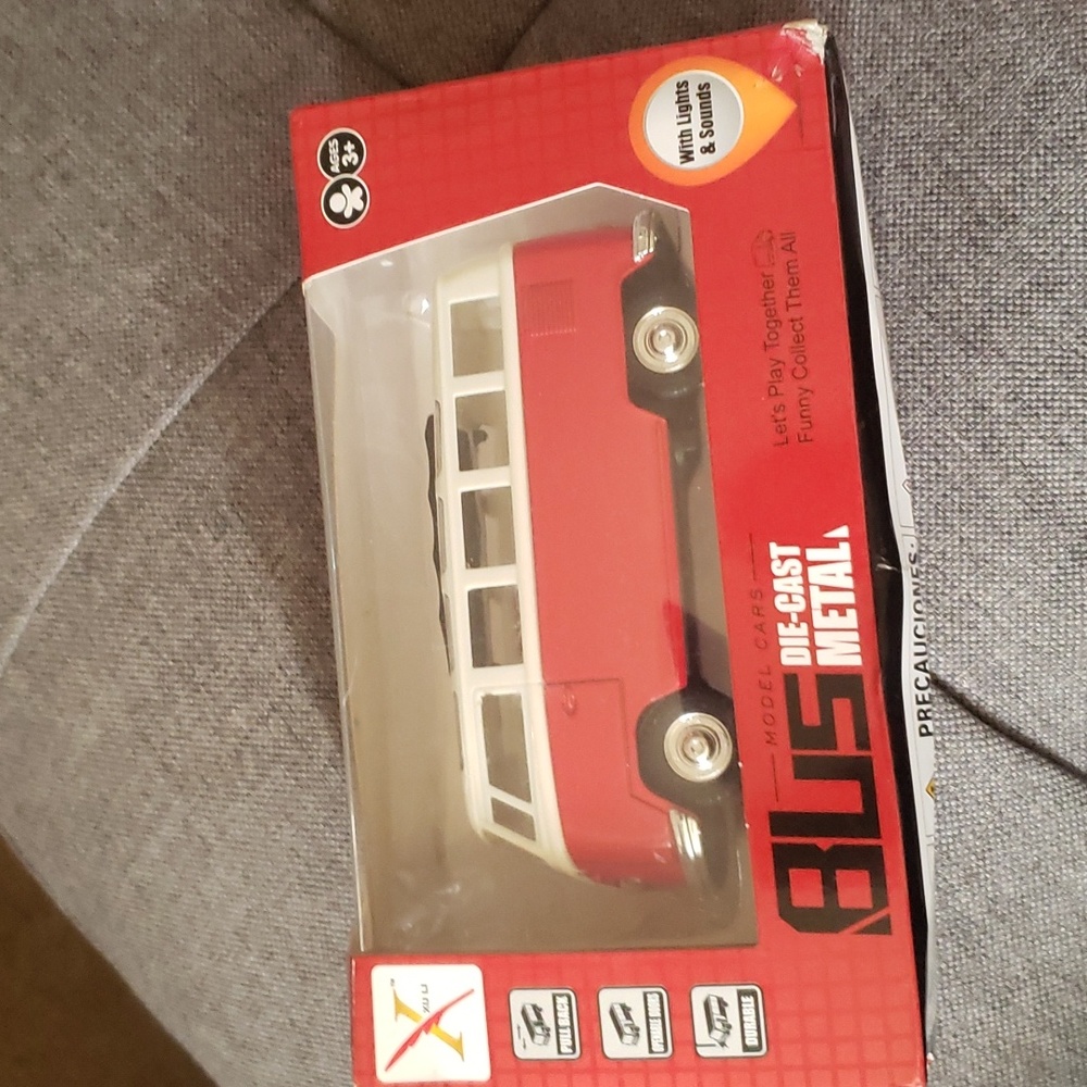 1962 Volkswagen bus die-cast model car